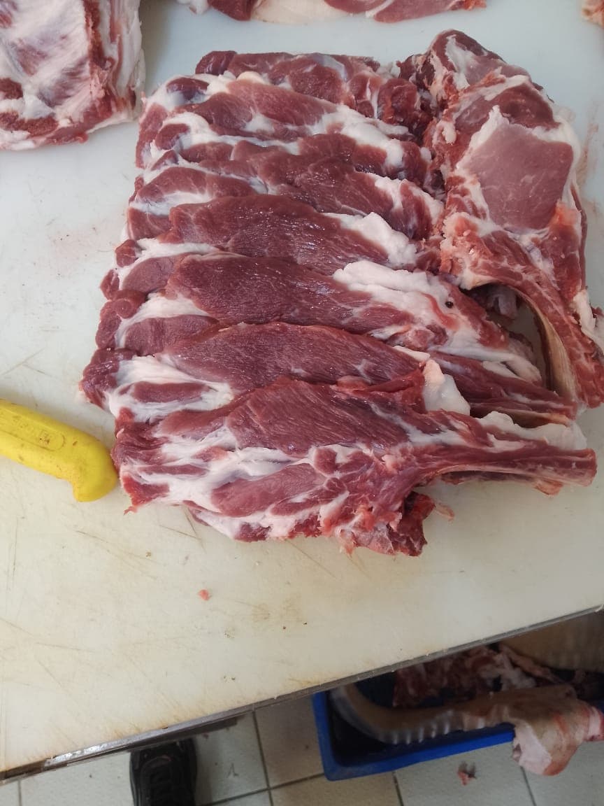 Échine de porc tranchée
