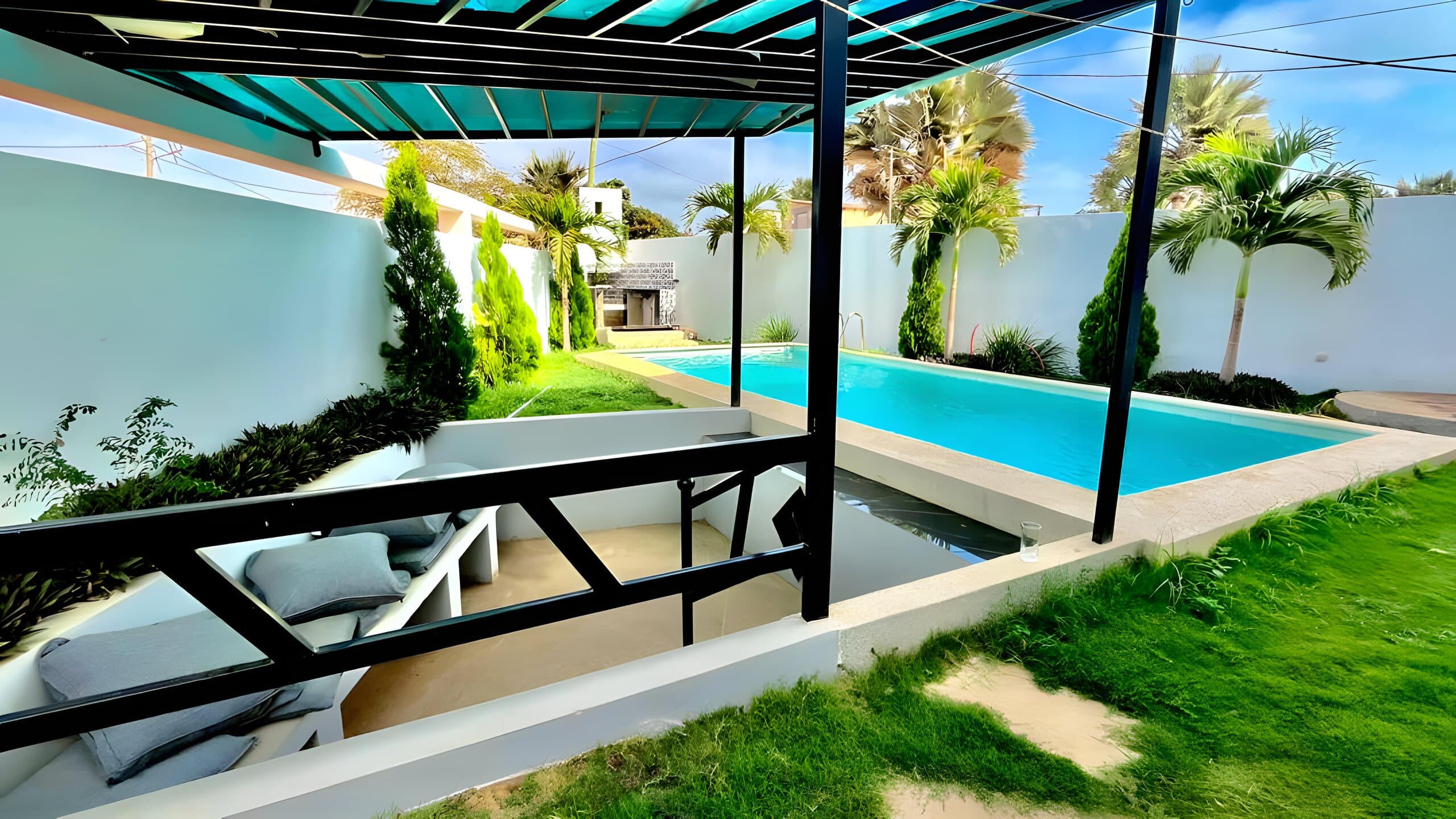 Complexe Liss Breuk — Saly Joseph